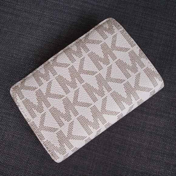 NWT MICHAEL KORS LEATHER MEDIUM SLIM WALLET CASE ORGANIZER - Picture 4 of 9